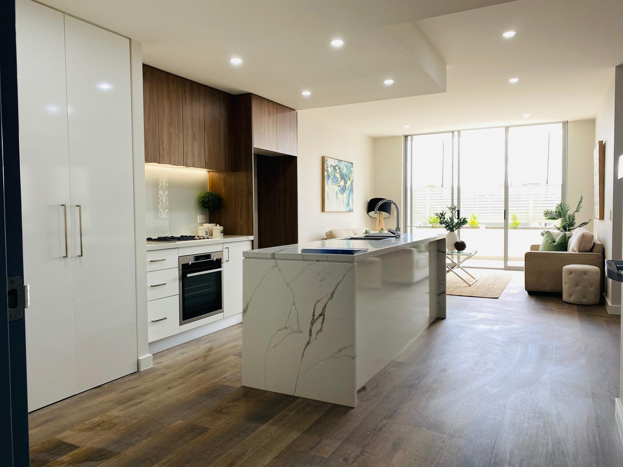 PINNACLE living kitchen